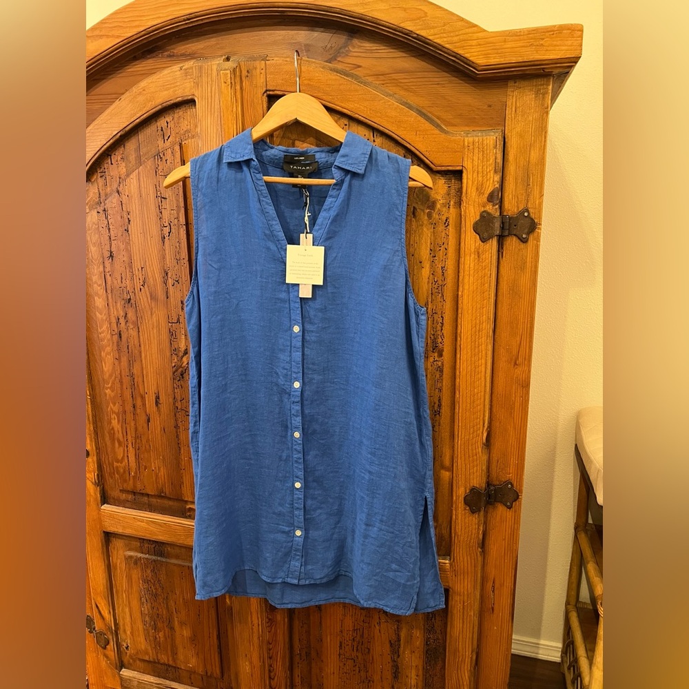 Tahari Blue Linen Sleeveless Button-Up Shirt